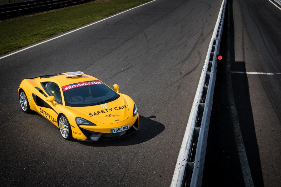  McLaren 540C Coupe Safety Car 2017 года  (фото 3 из 4)